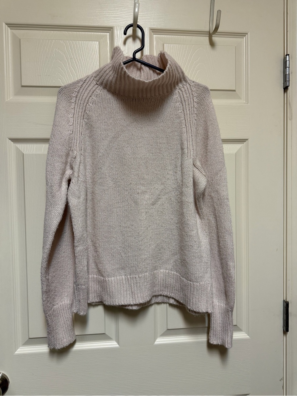 Old Navy Women's Light Pink Turtleneck Sweater